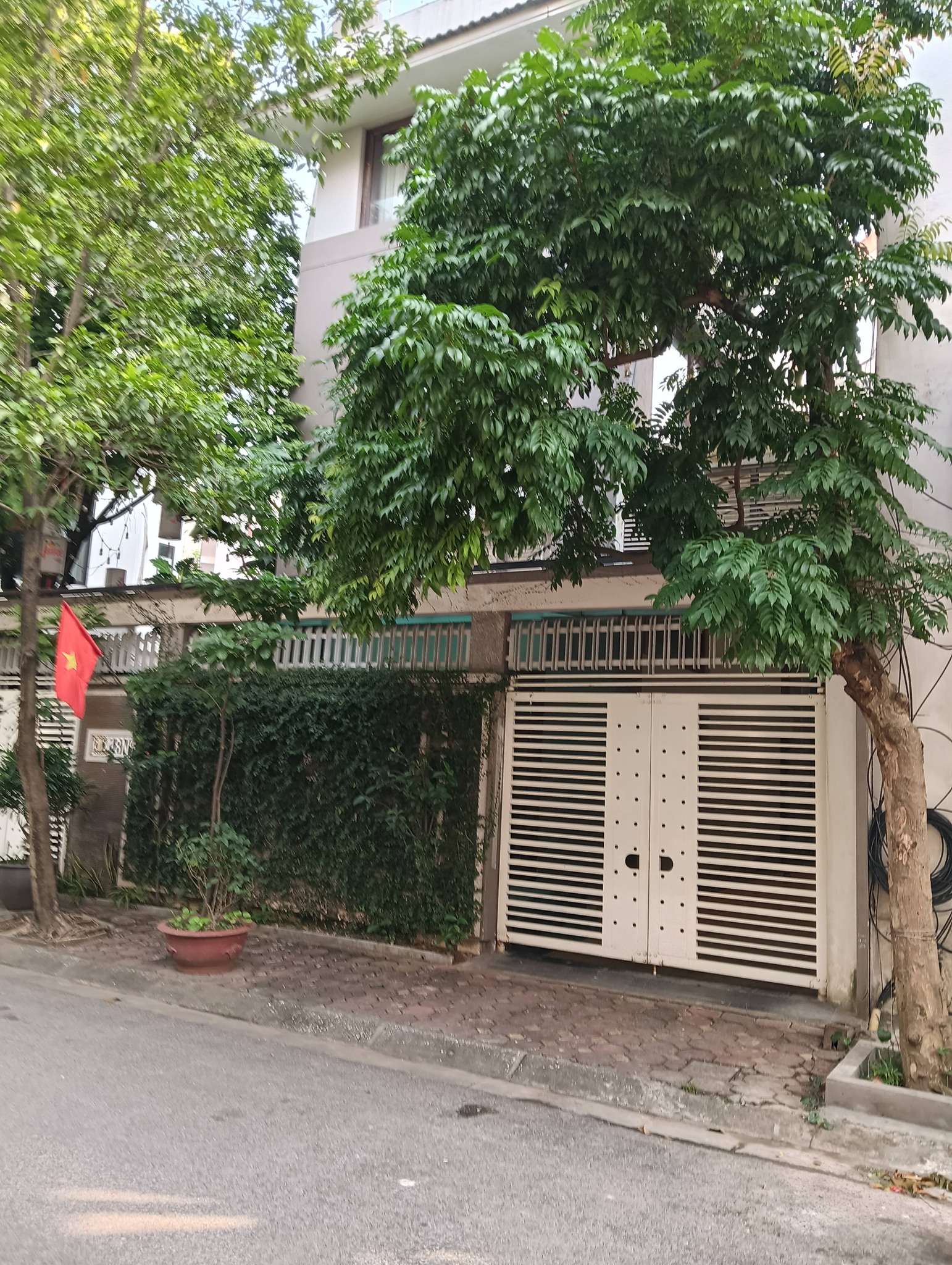 SIÊU PHẨM BIỆT THỰ VƯỜN ĐÀO LÔ D3 ĐẸP NHẤT KHU VIP TÂY HỒ. DT 236m, 4t, mt 15m. Giá 123 tỷ TL.