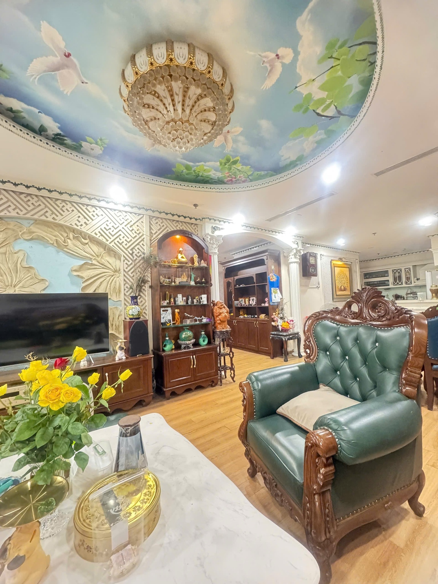 BÁN MỌI GIÁĐẳng cấp Vinhomes 54A Nguyễn Chí Thanh 158m 4PN, Nội thất tiện nghi, 26.5 tỷ