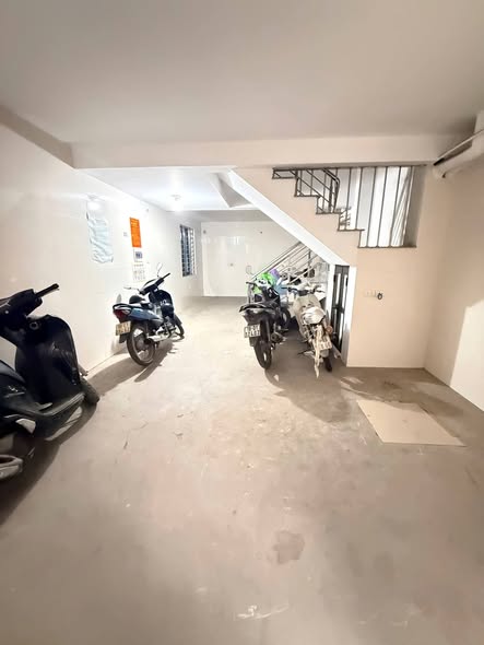 bán nhanh siêu phẩm phú diễn 7 tầng, dt 49 m2, mt 4,8 m2