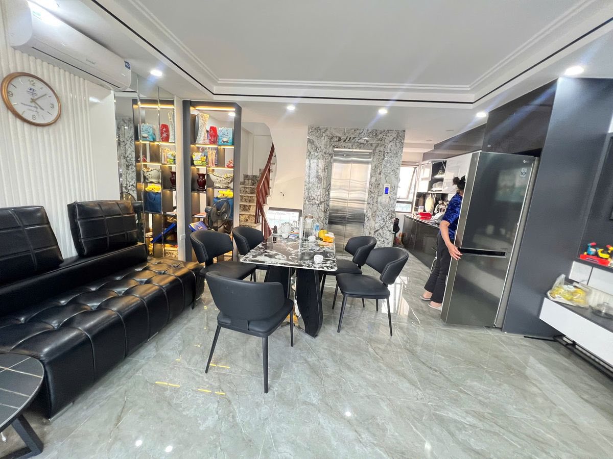 PHÂN LÔ QUÂN ĐỘI PHÚC ĐỒNG 40M2, 6T, MT5M, VỈA HÈ, KINH DOANH - NHỈNH 1X TỶ