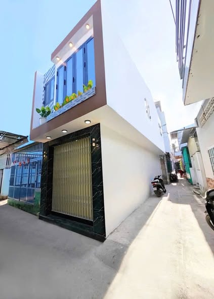 BÁN NHÀ TTTP CĂN GÓC MỚI 2 TẦNG HẺM PHAN ĐÌNH GIÓT NHA TRANG.