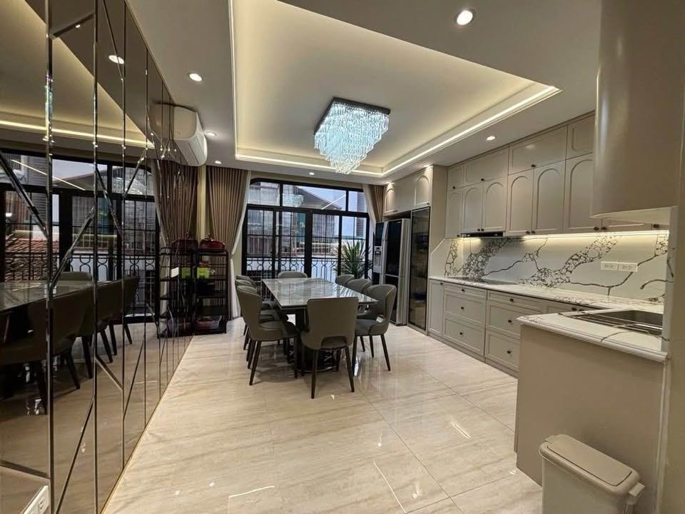 BÁN NHÀ ĐẸP THANH NHÀN – NGÕ RỘNG – Ô TÔ ĐỖ CỬA – TRUNG TÂM HAI BÀ TRƯNG