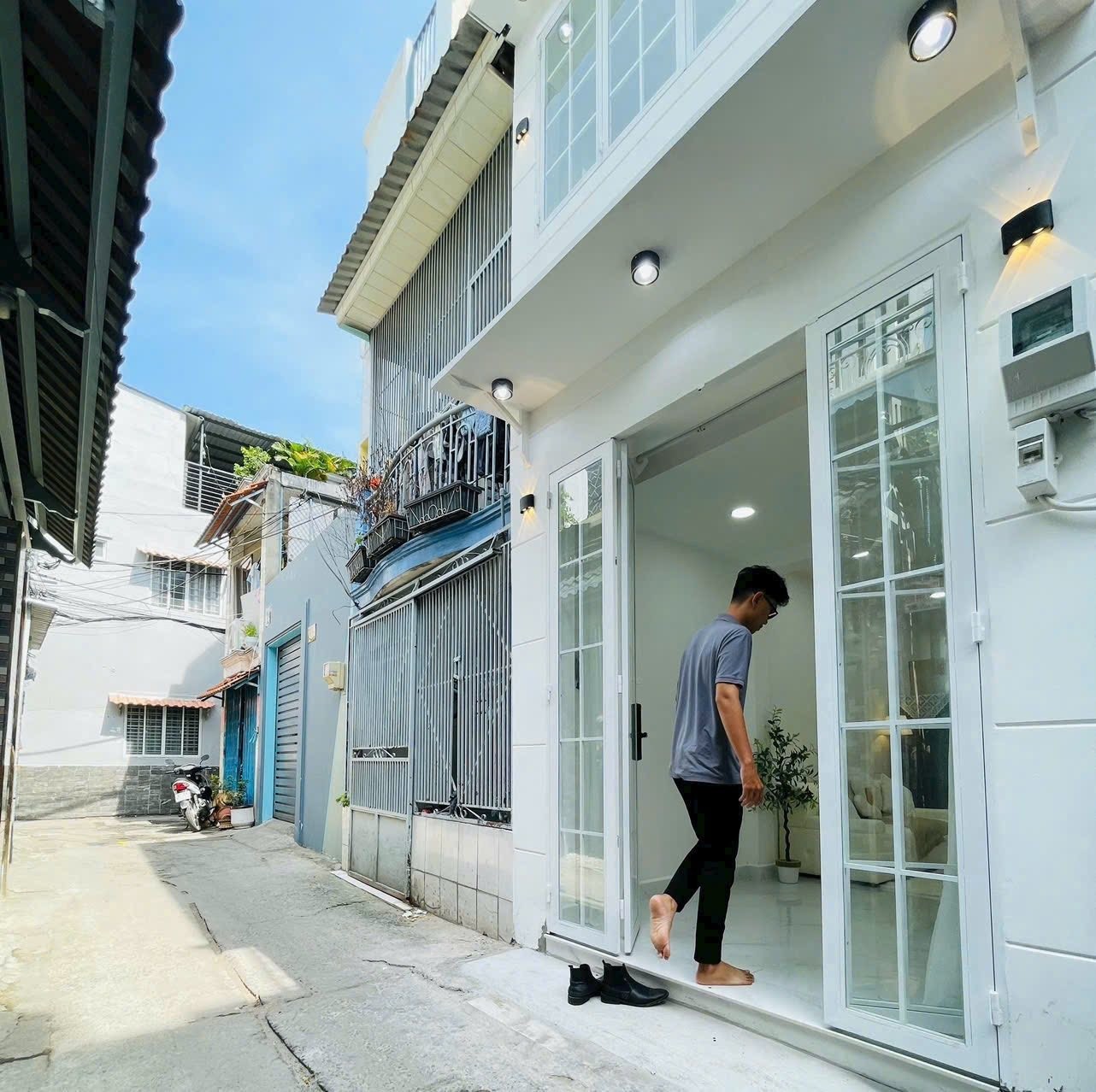 Nhà riêng, mới xây, full nội thất Phường Tân Kiểng, Quận 7 .Hẻm 2.5m :Khu dân cư an ninh,