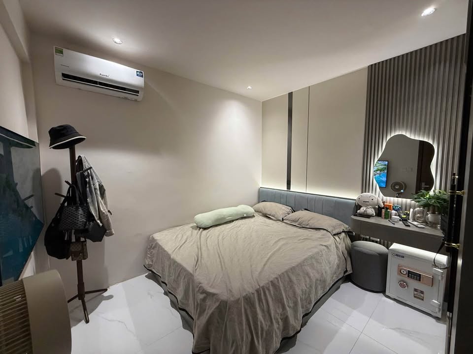 BÁN NHÀ GẦN ROYAL CITY – 2 THOÁNG – NGÕ BA GÁC – NHÀ ĐẸP VÀO Ở NGAY