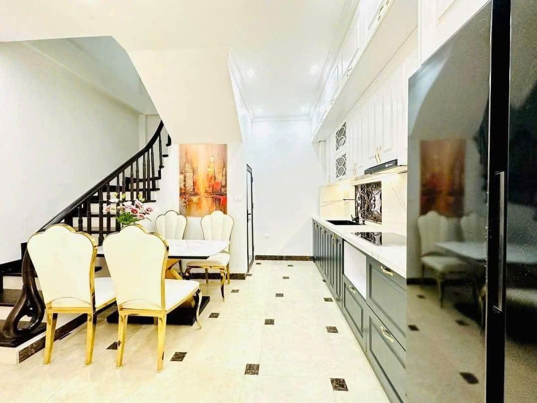 CUNG ĐIỆN BA ĐÌNH - NGÕ NÔNG GẦN PHỐ - NHÀ ĐẸP NĂM TẦNG - NỘI THẤT SANG XỊN - SỔ ĐỎ HOA KHÔI DT40*5T MT 6M GIÁ 12.5 TỶ ...