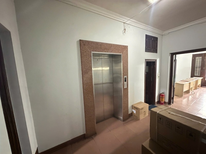 Bán nhà 7 tầng mặt phố Liễu Giai Ba Đình Hà Nội 75 tỷ. Lô góc