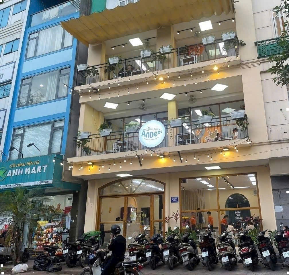 CHO THUÊ NHÀ PHỐ NGUYỄN TRÃI THANH XUÂN HÀ NỘI Diện tích 240m2 Mặt tiền: 9m