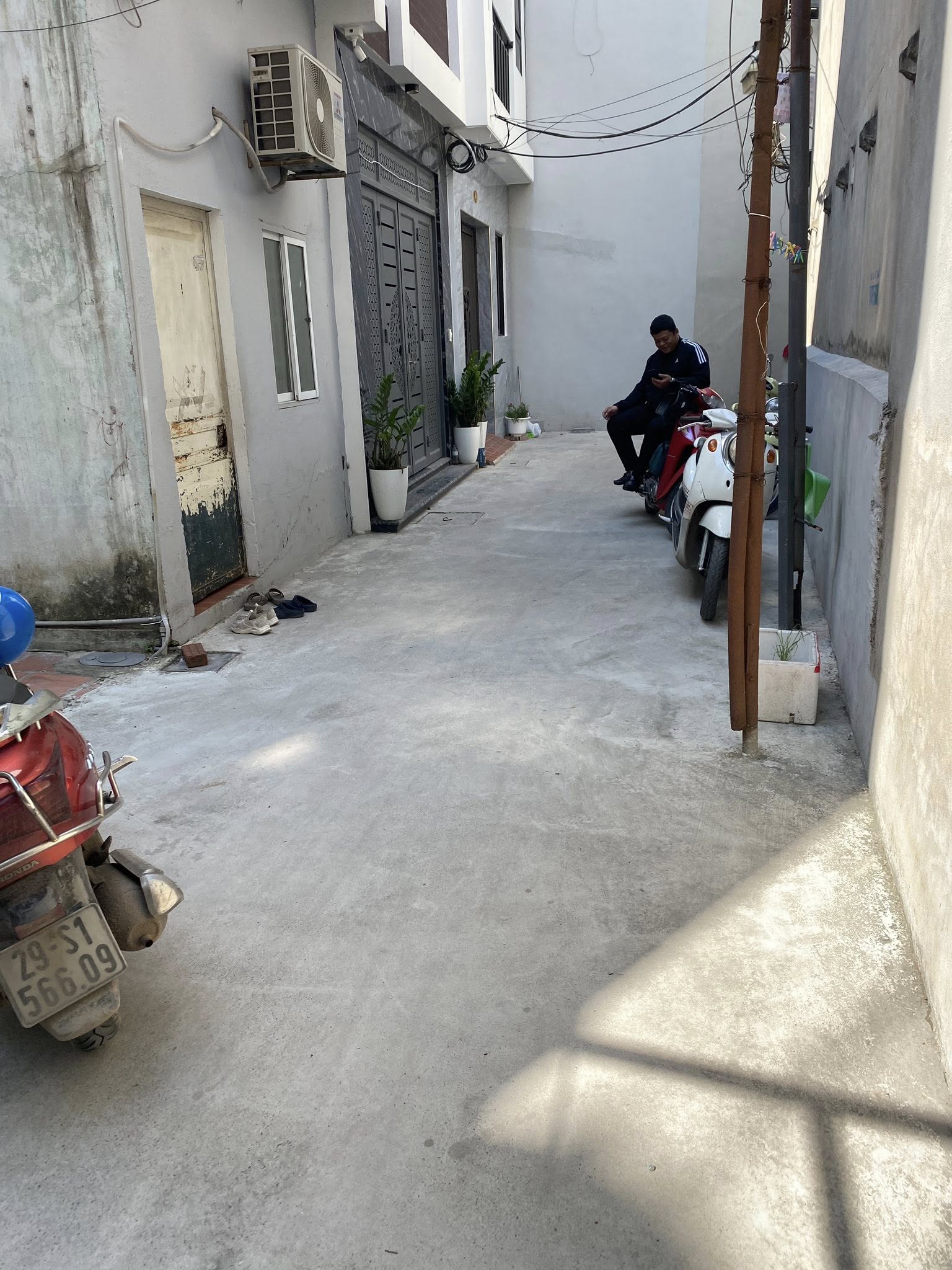 Bán đất ngõ 193 Bồ Đề vuông đẹp, lô góc oto đỗ cổng, chỉ nhỉnh 10t còn tl