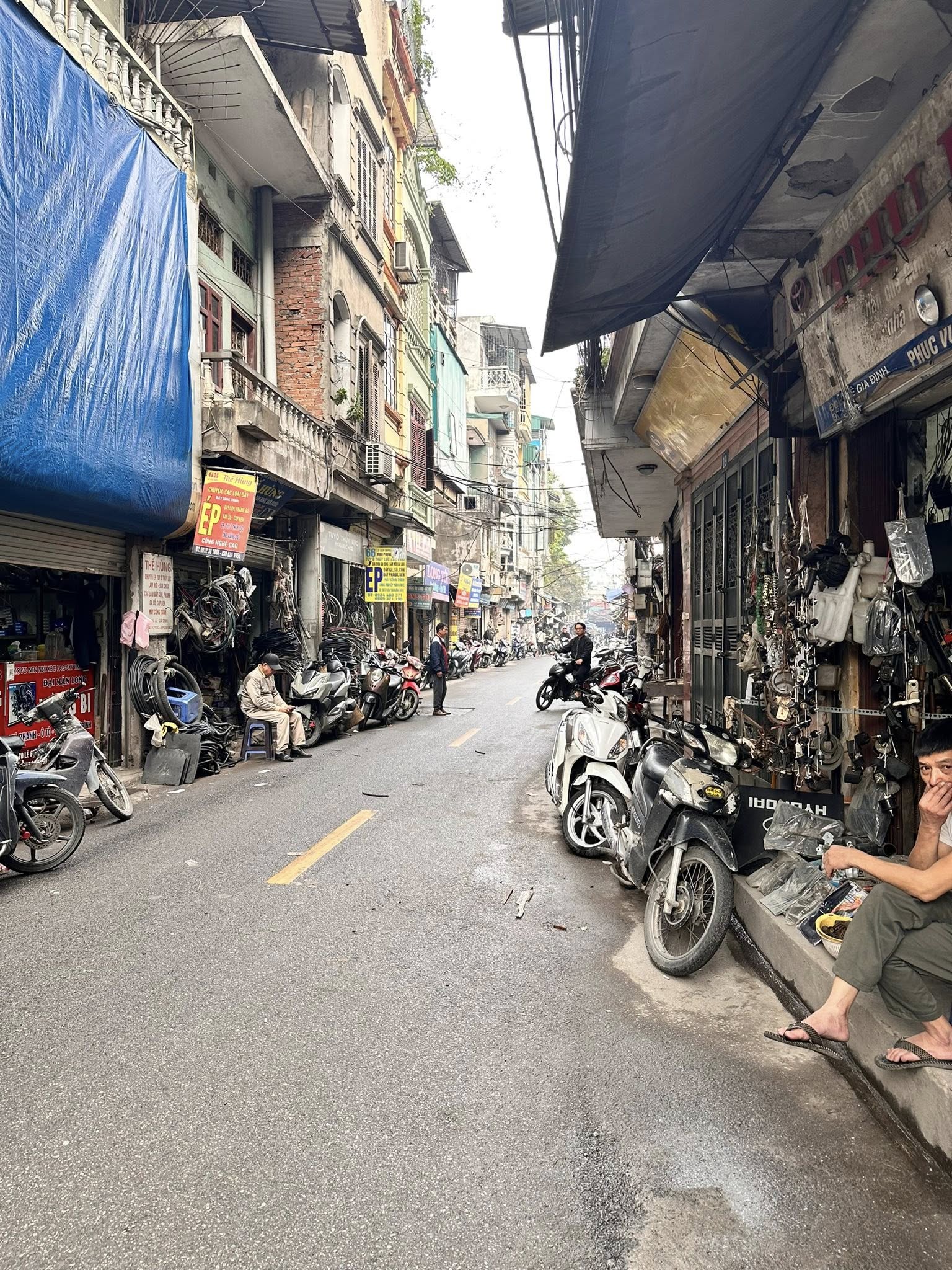 MẶT PHỐ LÊ GIA ĐỈNH-HAI BÀ TRƯNG-40M NHỈNH 13TỶ-VỈA HÈ-TRUNG TÂM CHỢ TRỜI-KINH DOANH ĐỈNH CAO