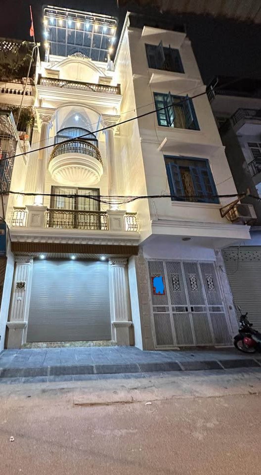 Bán nhà đẹp 5 tầng, gần Vương Thừa Vũ, Thanh Xuân, gara 7 chỗ, chờ thang máy, full nội thất, tiện ích ngập tràn