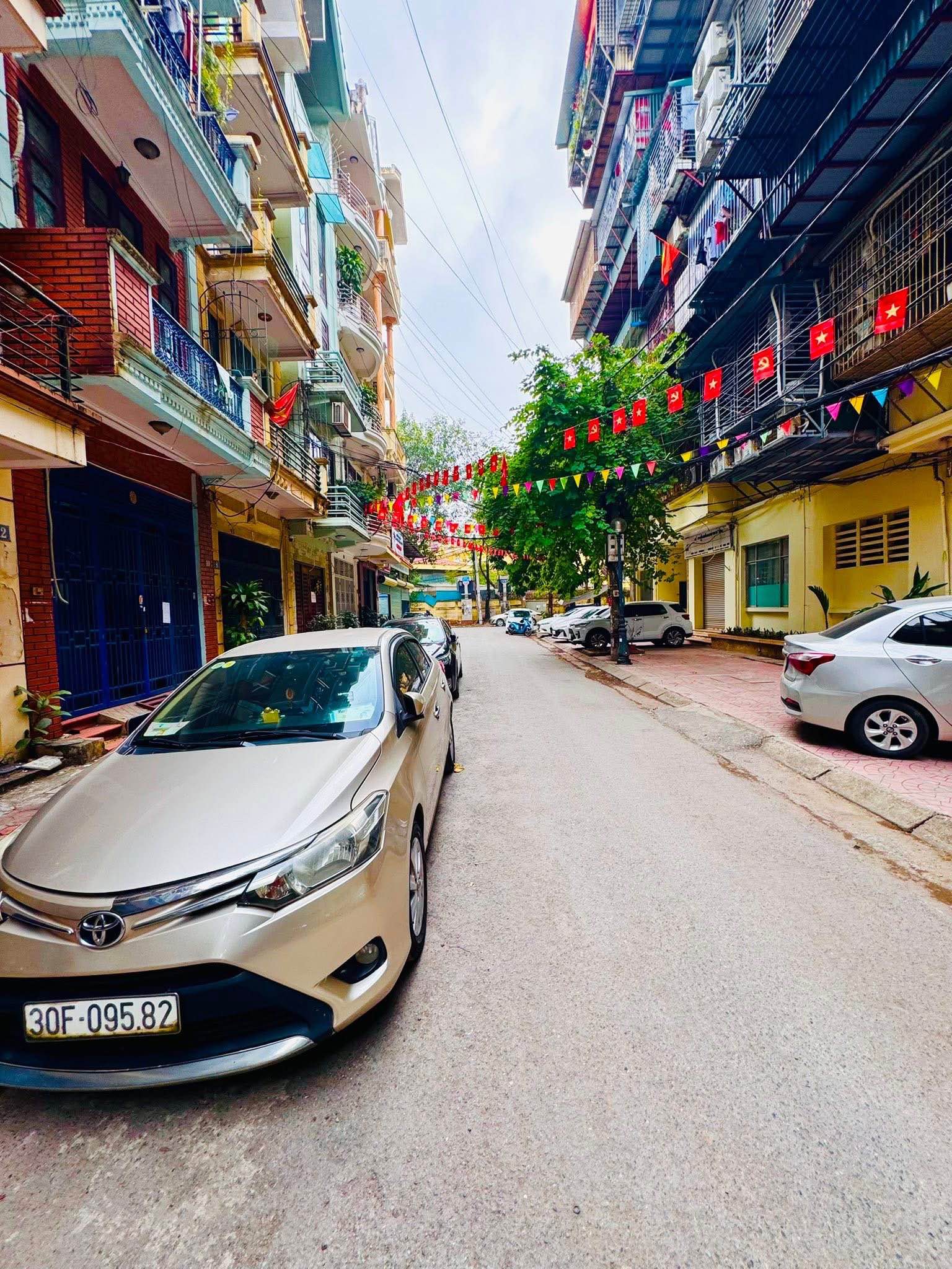 NHÀ ĐẸP TÂN CỔ ĐIỂN – 6 TẦNG THANG MÁY – NGÕ Ô TÔ TRÁNH – THANH XUÂN