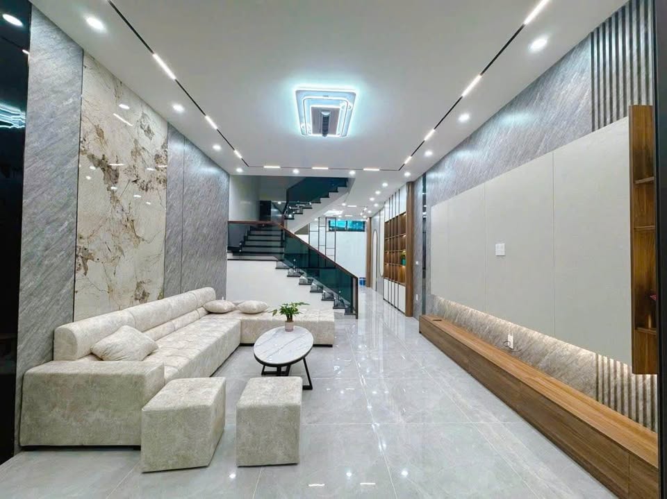 Nhà Khúc Thừa Dụ - 73m 3 tầng, độc lập, ô.tô đỗ cửa ,Giá 5.4 tỉ