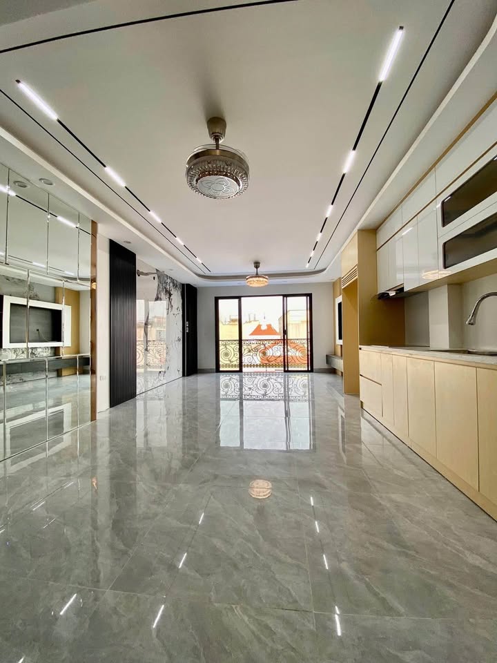 Bán nhà phân lô Trần Đại Nghĩa - Đại La, Hai Bà Trưng diện tích 75m, MT hơn 5m , ô tô tránh, dừng đỗ thỏa mái.