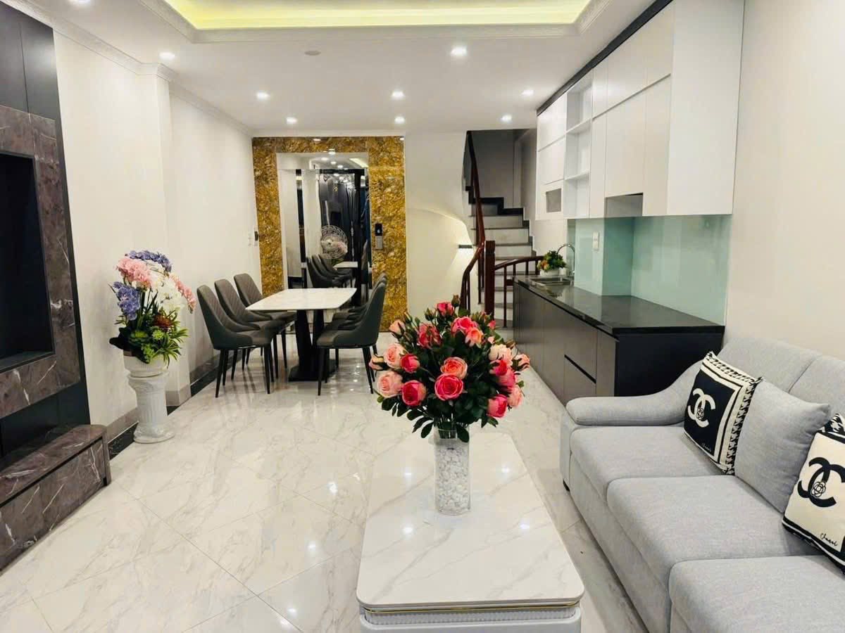 NHỈNH 11 TỶ, NHÀ 6 TẦNG 45M2 PHỐ NGUYỄN VĂN LINH, FULL NỘI THẤT, Ô TÔ VÀO NHÀ