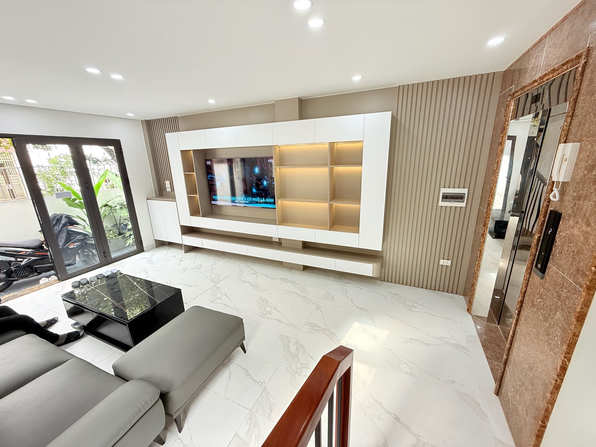 SIÊU PHẨM LÔ GÓC VŨ XUÂN THIỀU – LONG BIÊN NHÀ MỚI – 6 TẦNG THANG MÁY – SIÊU THOÁNG – GIÁ TỐT NHẤT KHU VỰC