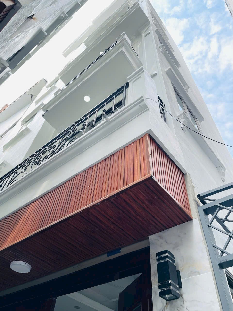 Vị trí đẹp khu Tây Hồ – không khí trong lành, ở cực sướng, giá trị giữ tiền rất tốt.