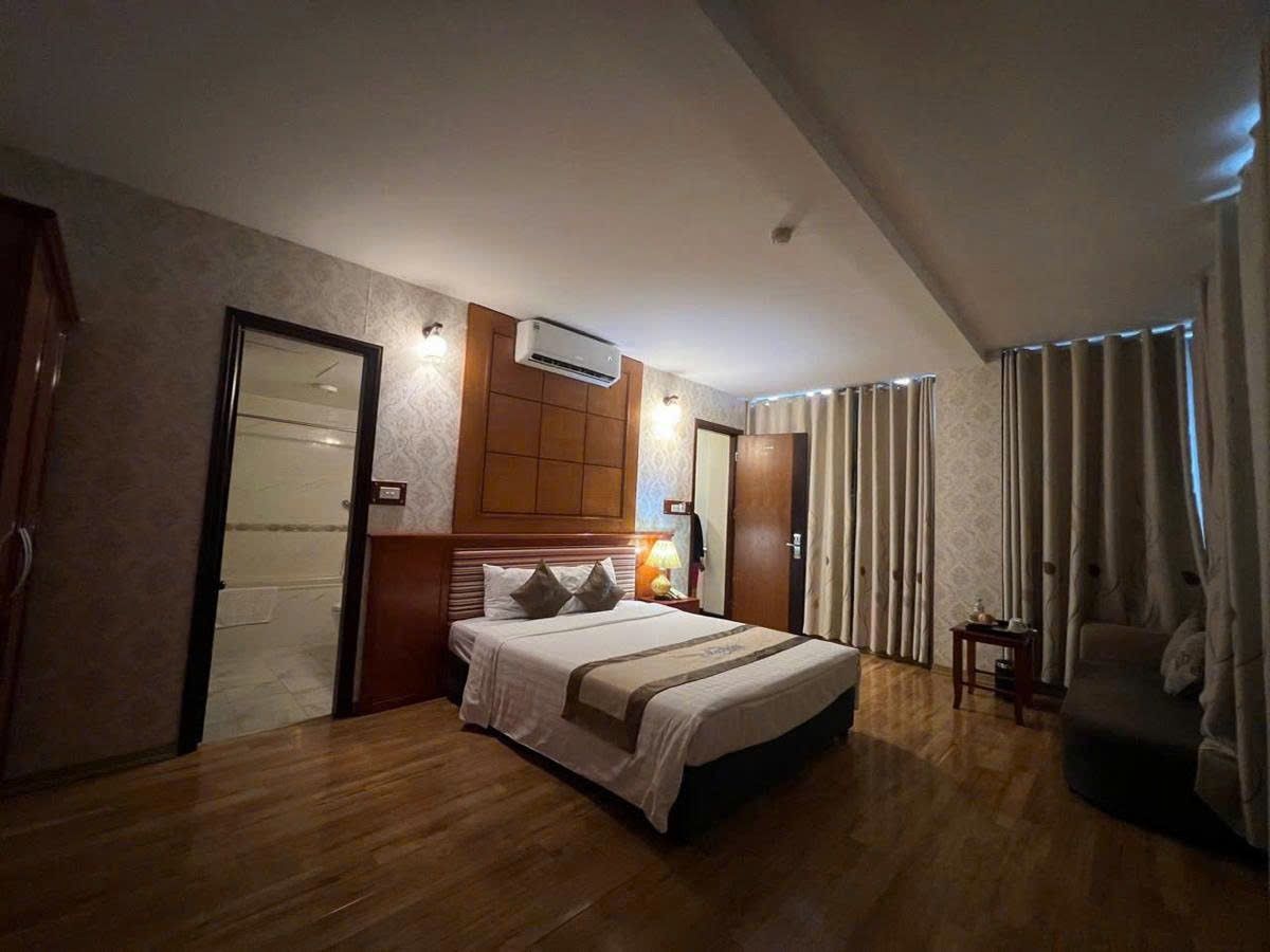 BÁN TÒA KHÁCH SẠN 150M2 DÒNG TIỀN 500 TRIỆU/THÁNG PHỐ QUAN THÁNH BA ĐÌNH