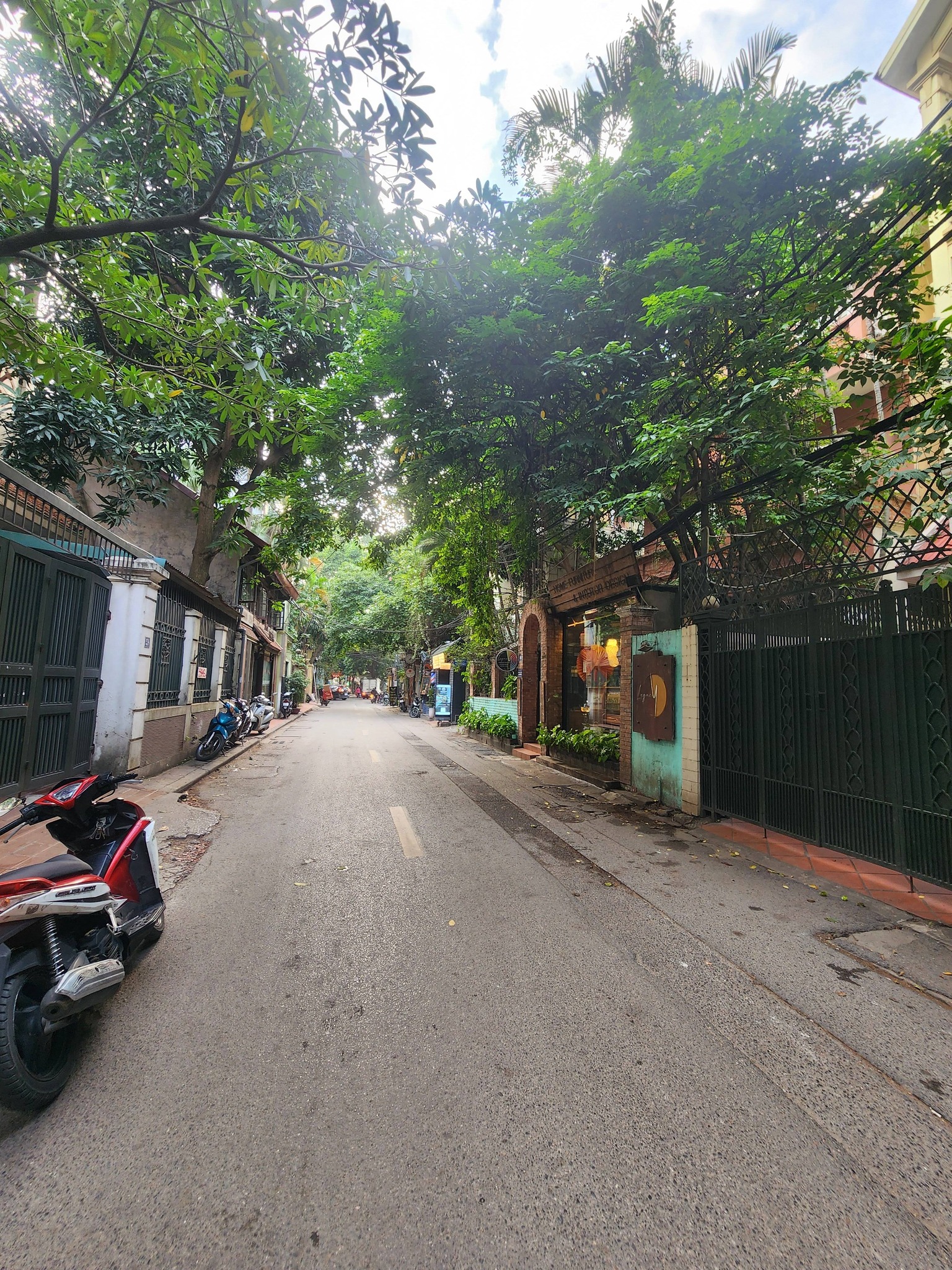 BIỆT THỰ MẶT PHỐ, TÔ NGỌC VÂN, TÂY HỒ-VỈA HÈ-KD-Ô TÔ:142/160M X5T, MT 6,2M, GIÁ 99,9 TỶ