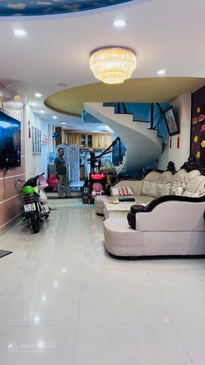 BÁN NHÀ DẠ NAM XE HƠI TỚI CỬA, CÁCH QUẬN 5 400 MÉT, 4.5x25m, CHỈ NHỈNH 12 TỶ