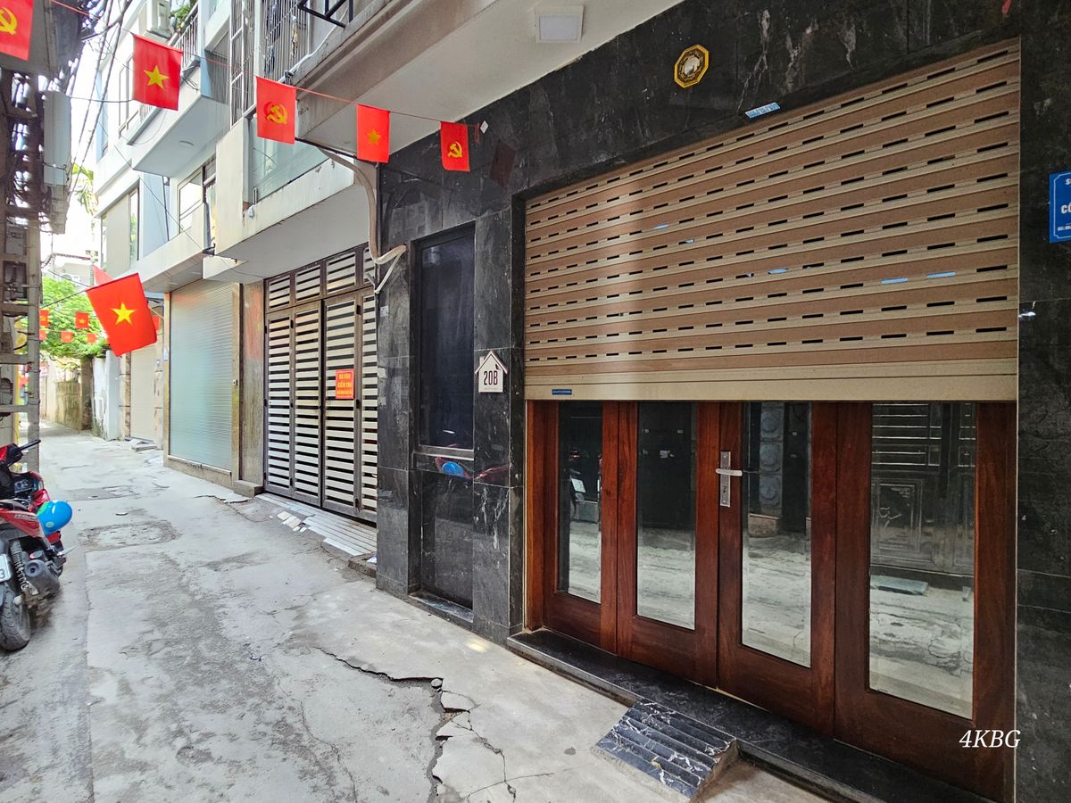 [270] BÁN NHÀ CẬU GIẤY MỚI ĐẸP SẴN Ở , ĐẦY ĐỦ NỘI THẤT TIỆN NGHI, GẦN PHỐ, NGÕ RỘNG THÔNG THOÁNG . DT 45M2. GIÁ CHỈ 13 TỶ