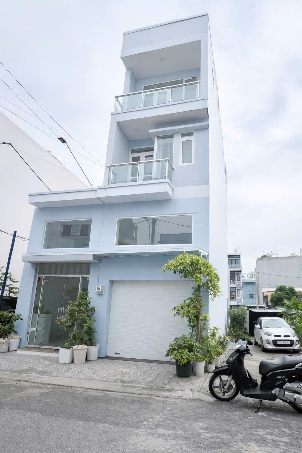 NHÀ 5 TẦNG-DT SÀN HƠN 208M2,HXH NGAY LÊ VĂN VIỆT-HOÀNG HỮU NAM,Q9 6TỶ9