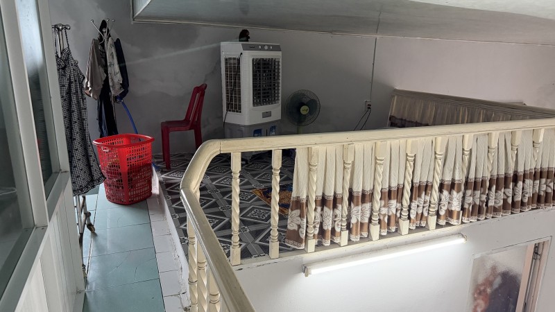 # Nhà Lô Góc Kiệt 2.5m gần MT Hải Phòng, ngay Siêu Thị, 60m2, gác lửng 3.x tỷ