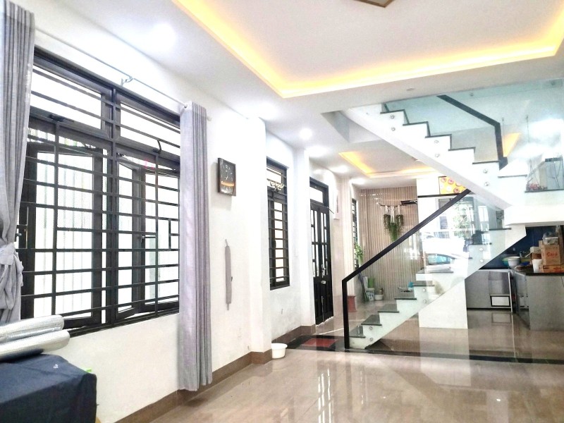 ♣ Góc Mặt Tiền Đầm Rong gần Chợ Đống Đa, 75m2, 4 tầng, 5PN, 7.x tỷ