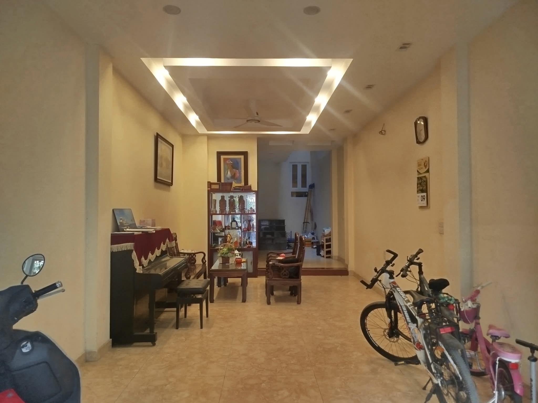 Bán nhà Hoàng Quốc Việt 50m2 4 tầng 1 tum full nội thất giá 15tỷ