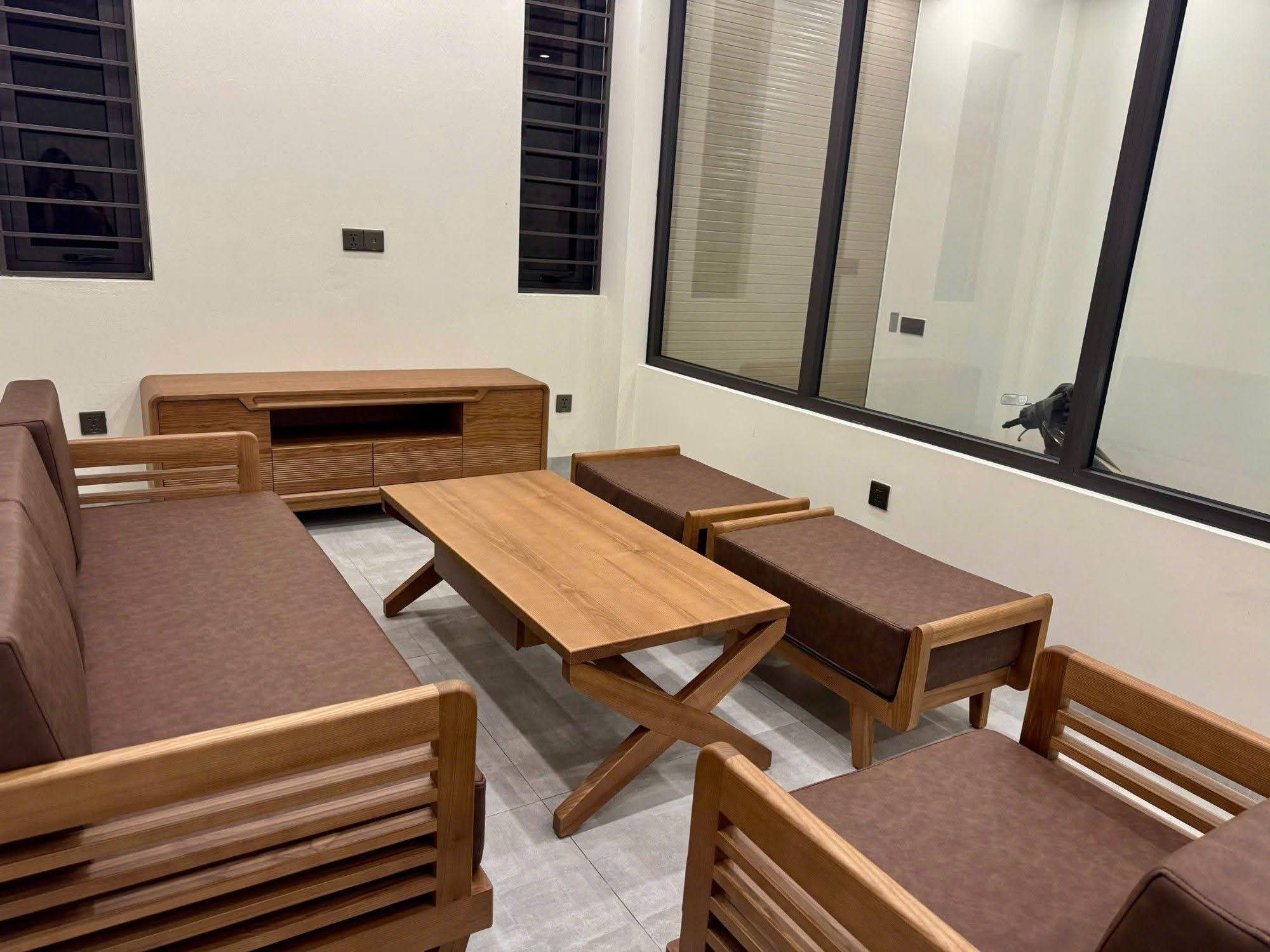 Bán nhà riêng đường Nguyễn Khánh Toàn 48m2 6 tầng thang máy full nội thất cao cấp giá 13tỷ