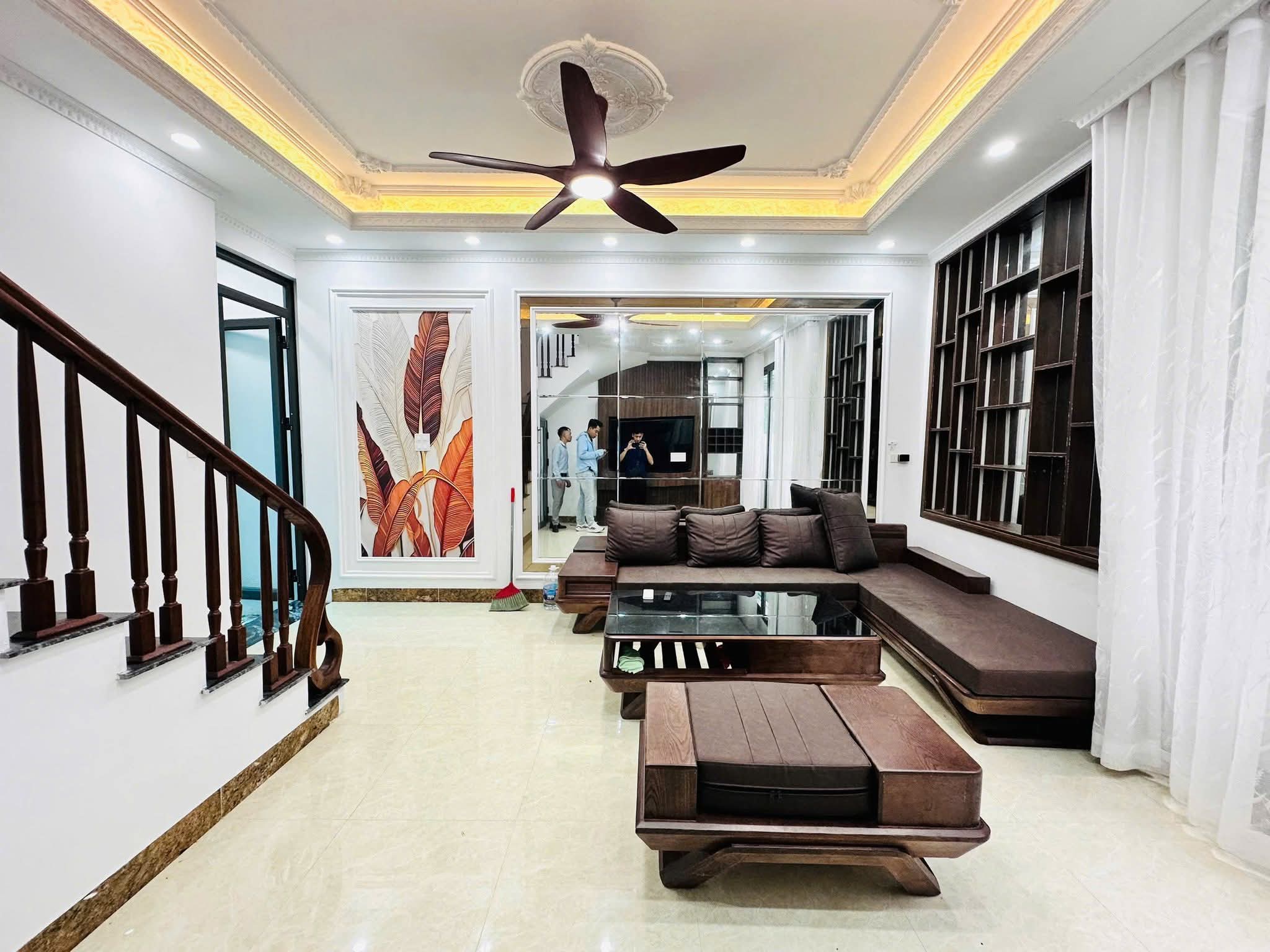 Chính chủ bán căn hộ 40m2 5 tầng giá 9, 75 tỷ