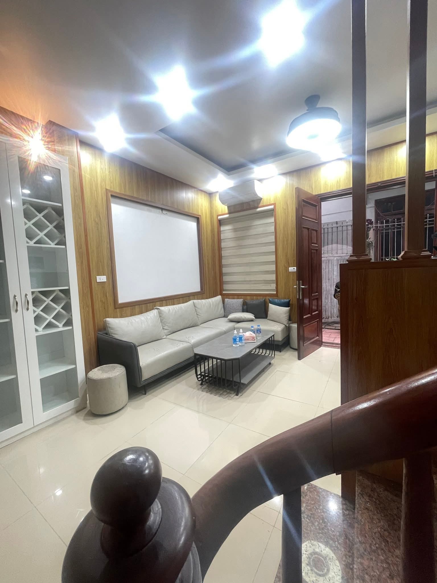 Nhà đẹp Phạm Văn Đồng 30m2 6 tầng mặt tiền 4.83 giá 8,9 tỷ