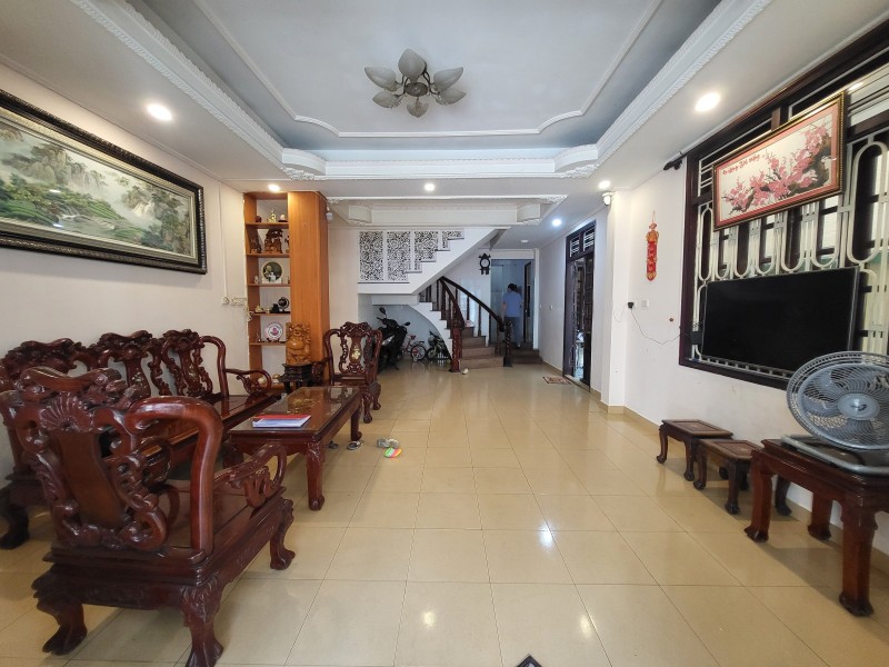 ► MT Hải Hồ 114m2, Ngang 7.5m, 3 tầng đúc, 5PN, sân Ô tô, đường luồn thoáng, 11.x tỷ