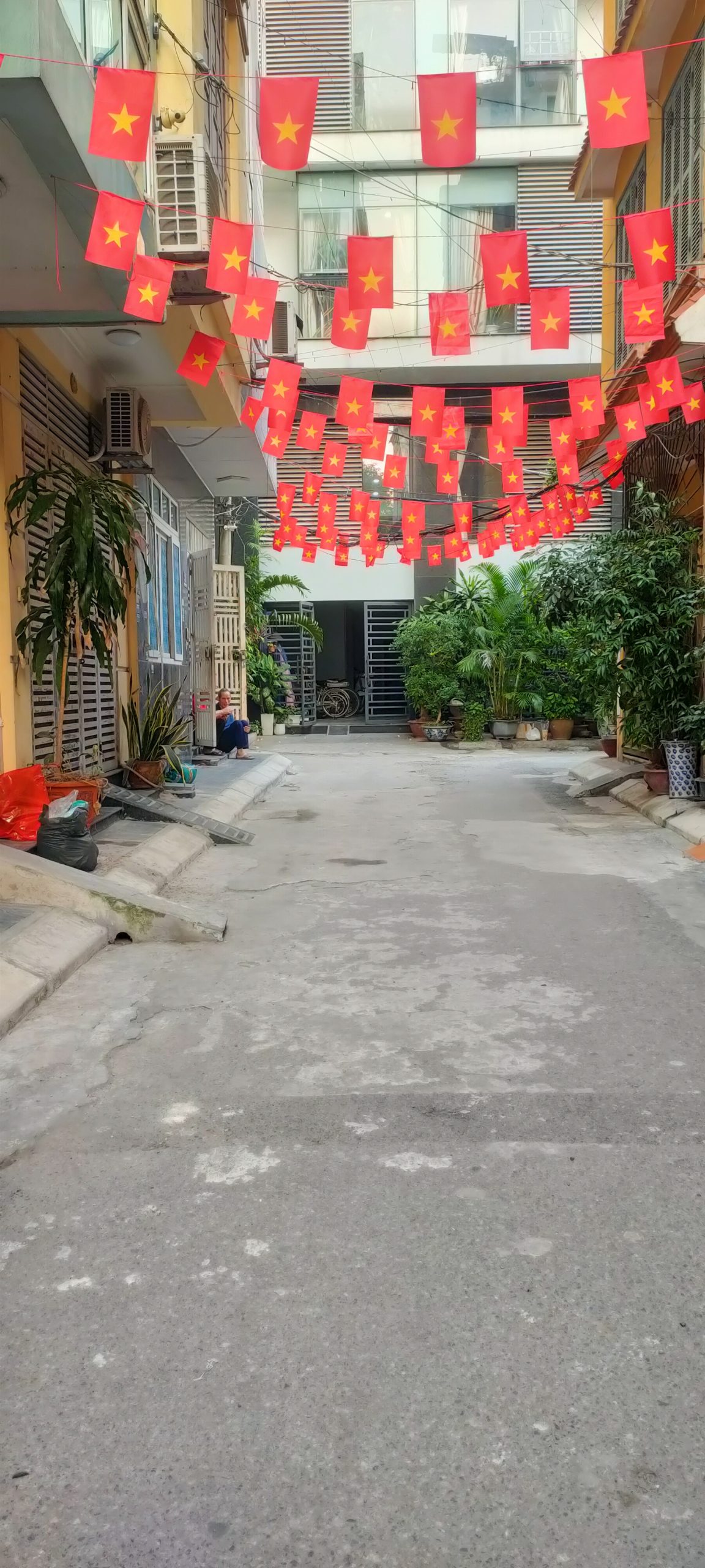 Nhà đẹp phố nghĩa Tân 35m2 5tầng mặt tiền 3.7 giá 15, 5tỷ