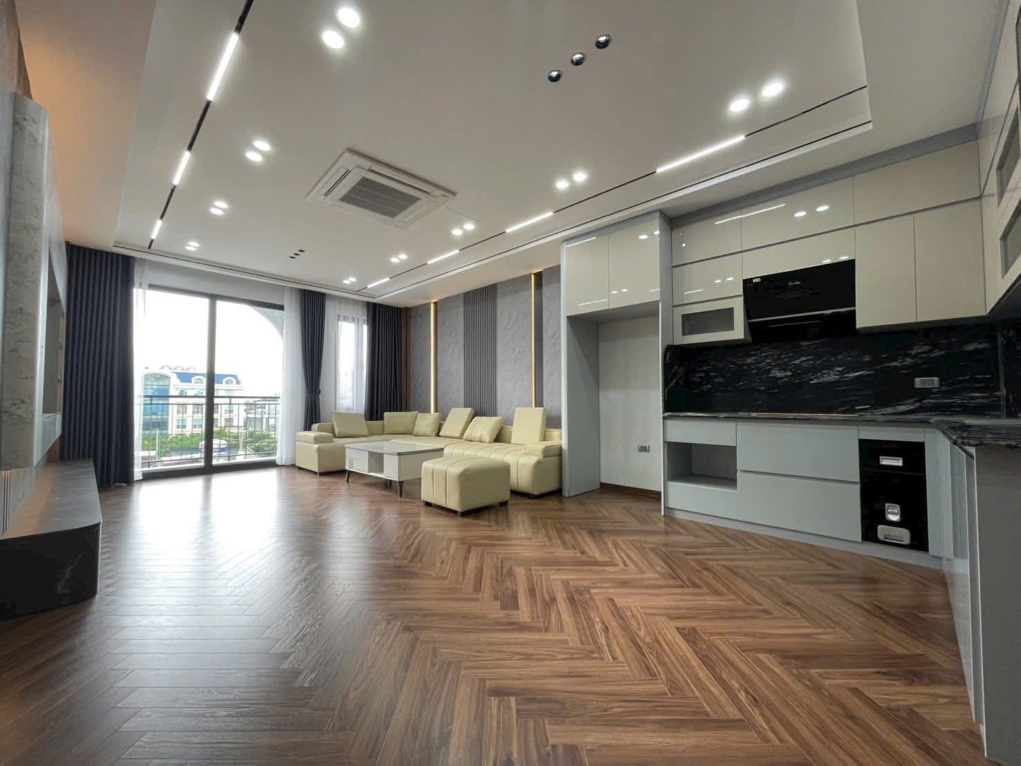 NHÀ ĐẸP- 2 THOÁNG- Ở SƯỚNG- NỘI THẤT XỊN- VỈA HÈ- Ô TÔ TRÁNH- PHỐ VŨ PHẠM HÀM.