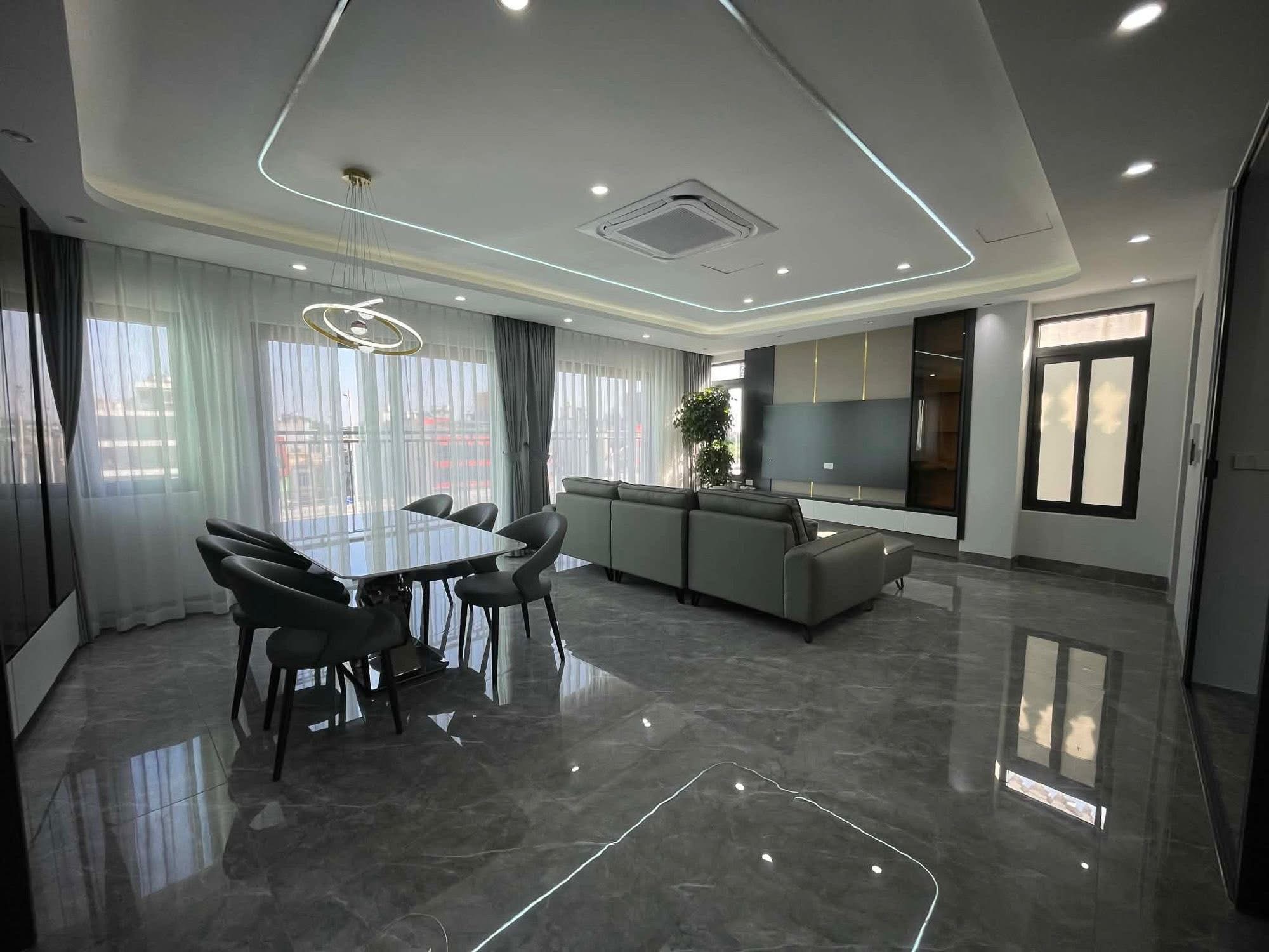 NHÀ LÔ GÓC- PHÂN LÔ- NGÕ THÔNG- VỈA HÈ- Ô TÔ TRÁNH- VỪA Ở VỪA KINH DOANH- PHỐ VŨ PHẠM HÀM.