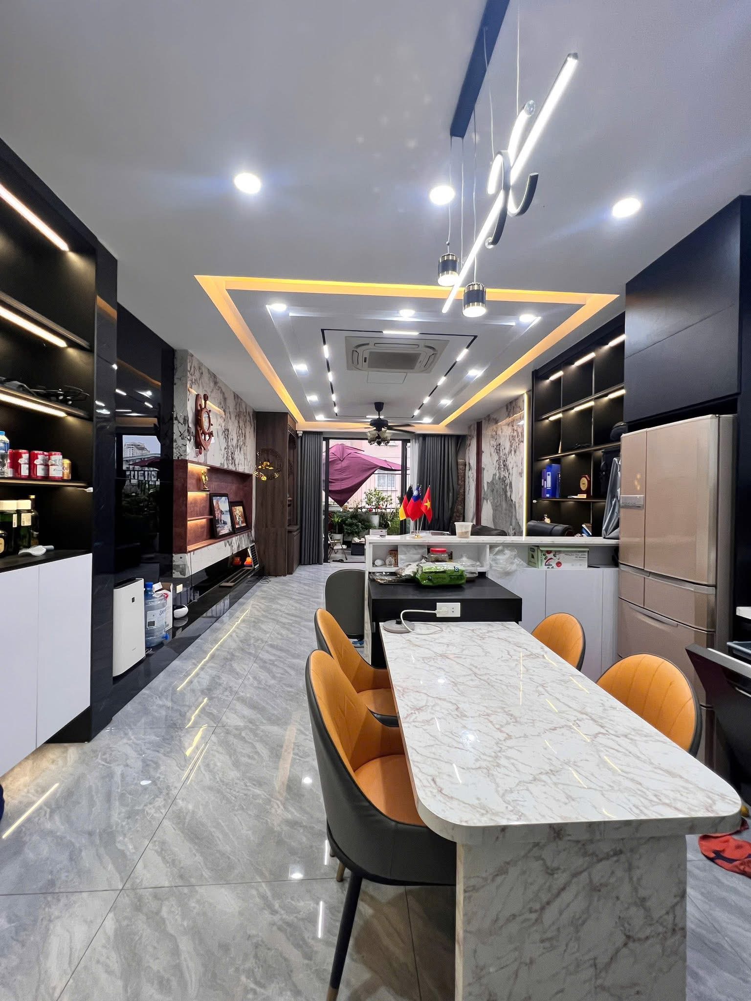 BÁN NHÀ MẶT TIỀN 5M- NGÕ THÔNG- KINH DOANH ĐỈNH- VỈA HÈ- Ô TÔ TRÁNH- PHỐ TRẦN KIM XUYẾN.