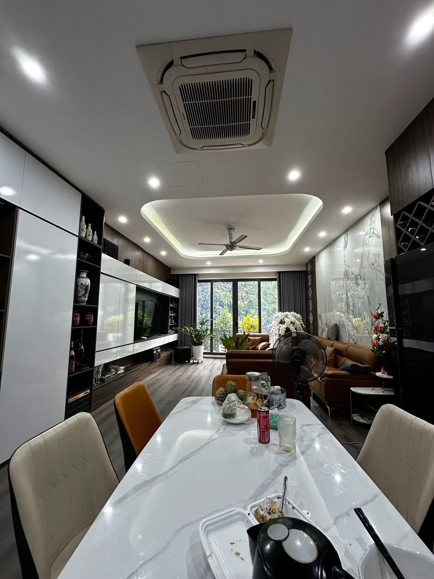 NHÀ PHÂN LÔ- Ở NGAY- 7 TẦNG- THANG MÁY- NGÕ THÔNG- SÁT PHỐ- VỈA HÈ- Ô TÔ TRÁNH- PHỐ MẠC THÁI TỔ.