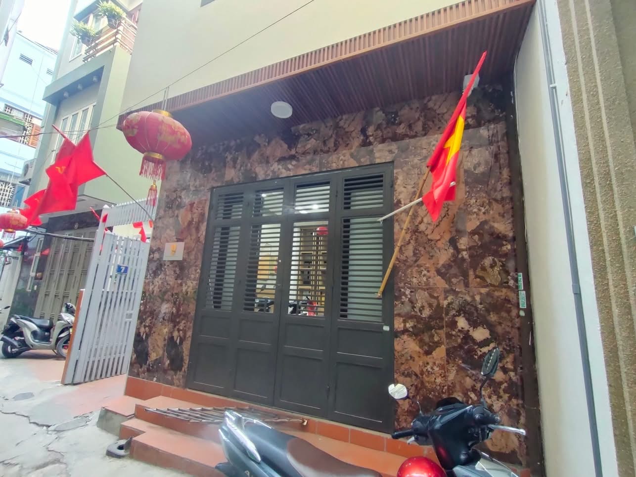 NGUYỄN KHANG – CẦU GIẤY -45M² – 5 TẦNG – 8 NGỦ – LÔ GÓC – CÁCH PHỐ 20M | GIÁ 12,9 TỶ