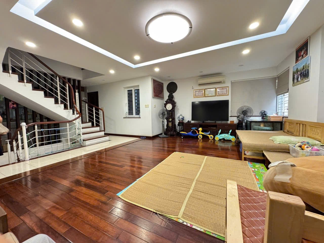 NHÀ ĐẸP 5 TẦNG LẠC LONG QUÂN, TÂY HỒ, 93M2, MT 7M, Ô TÔ TRÁNH, KINH DOANH ĐỈNH, 31 TỶ CÓ THƯƠNG LƯỢNG