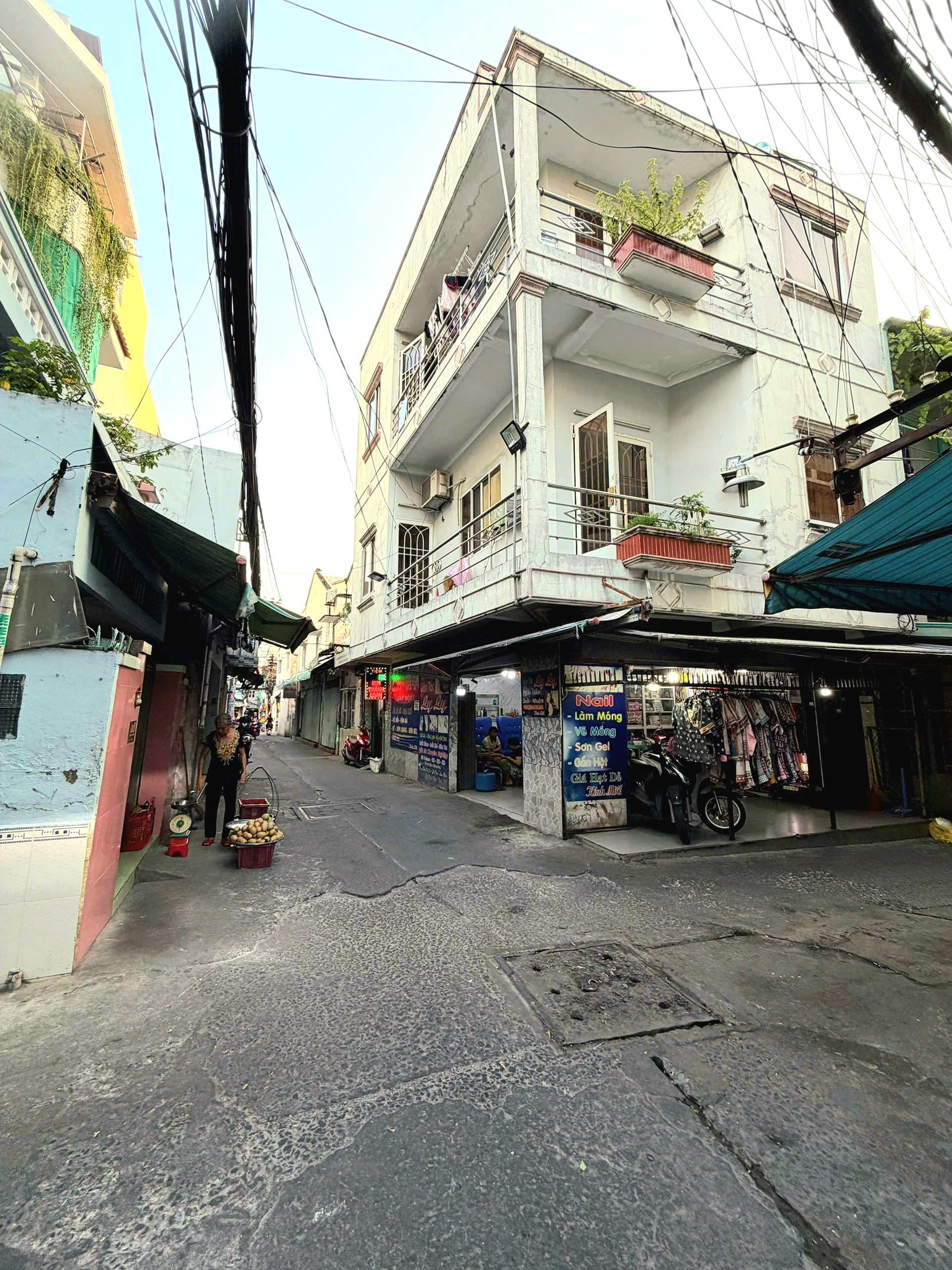 Siêu Vip Căn Góc Ngang 6m Nở Hậu 8m - 3 Tầng - Khu Kinh Doanh Trung Tâm Q.6 - Chỉ 7.x Tỷ Ở Kết Hợp Kinh Doanh Hay Cho Thuê Nhà Hoàn Công Đủ 3 Tầng