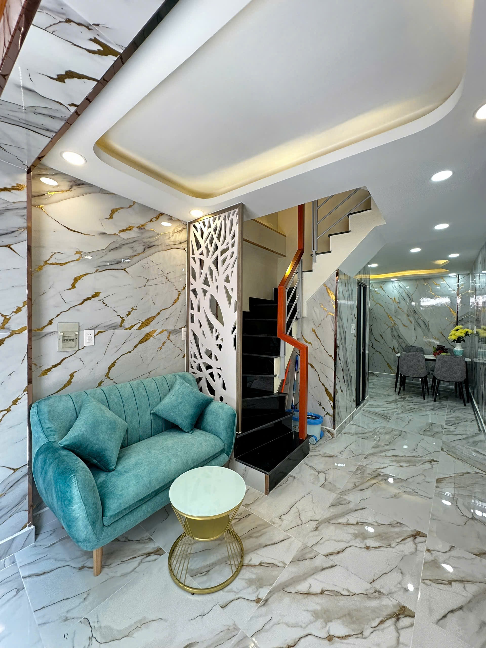 Quận 5 - 4 Tầng - Hẻm Xe Hơi - Sát Mặt Tiền - 5PN - Cho Thuê 200tr/năm - 5,95 Tỷ TL Chính Chủ Dân Trí Tốt - An Ninh - Kết Hợp Ở Kinh Doanh -100% Không Lộ Giới