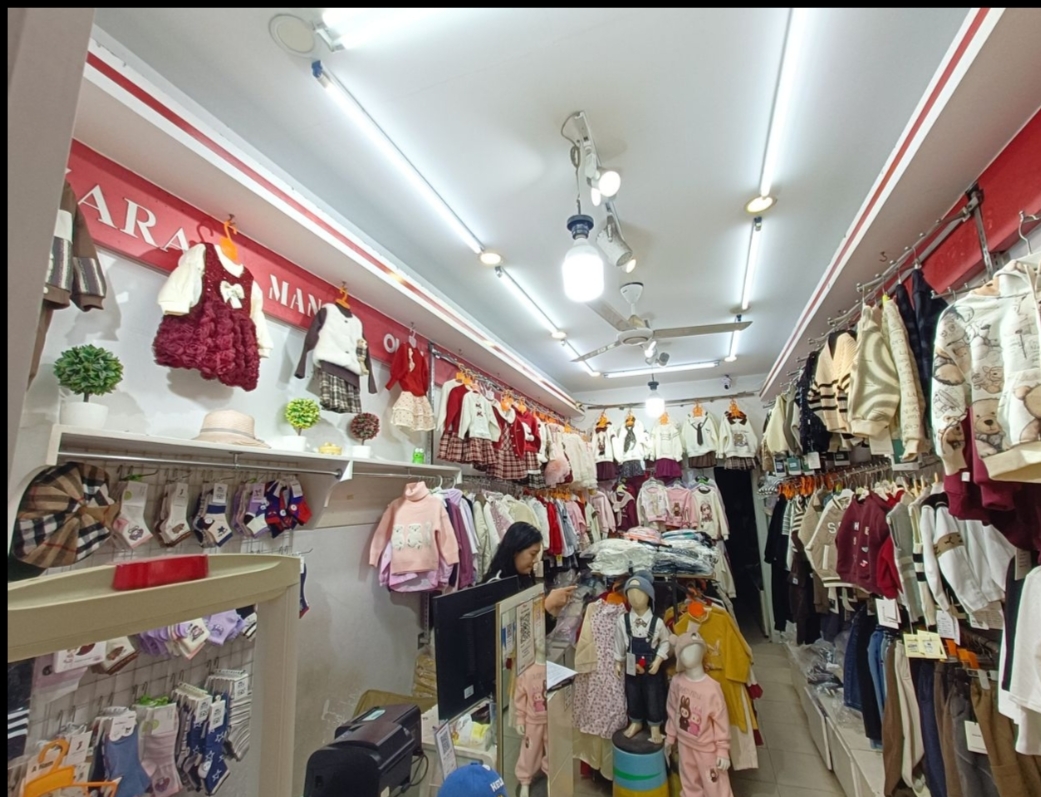 Bán nhà mặt phố Nghĩa Tân 47m2. 3 tầng , mt 3m giá 22, 8tỷ