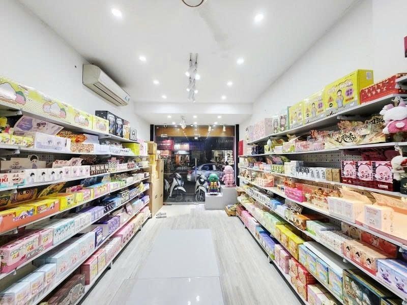 MẶT PHỐ TÔN ĐỨC THẮNG .LÔ GÓC. VỈA HÈ RỘNG – ĐOẠN GIỮA PHỐ ĐIỂM KINH DOANH ĐẸP NHẤT.