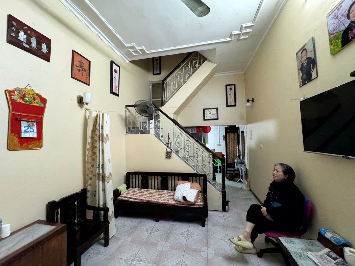 NGÕ NÔNG GẦN PHỐ GẦN TRƯỜNG CHỢ THUẬN TIỆN BỐ MẸ ĐƯA ĐÓN. ÁNH NẮNG SÁNG CHIỀU