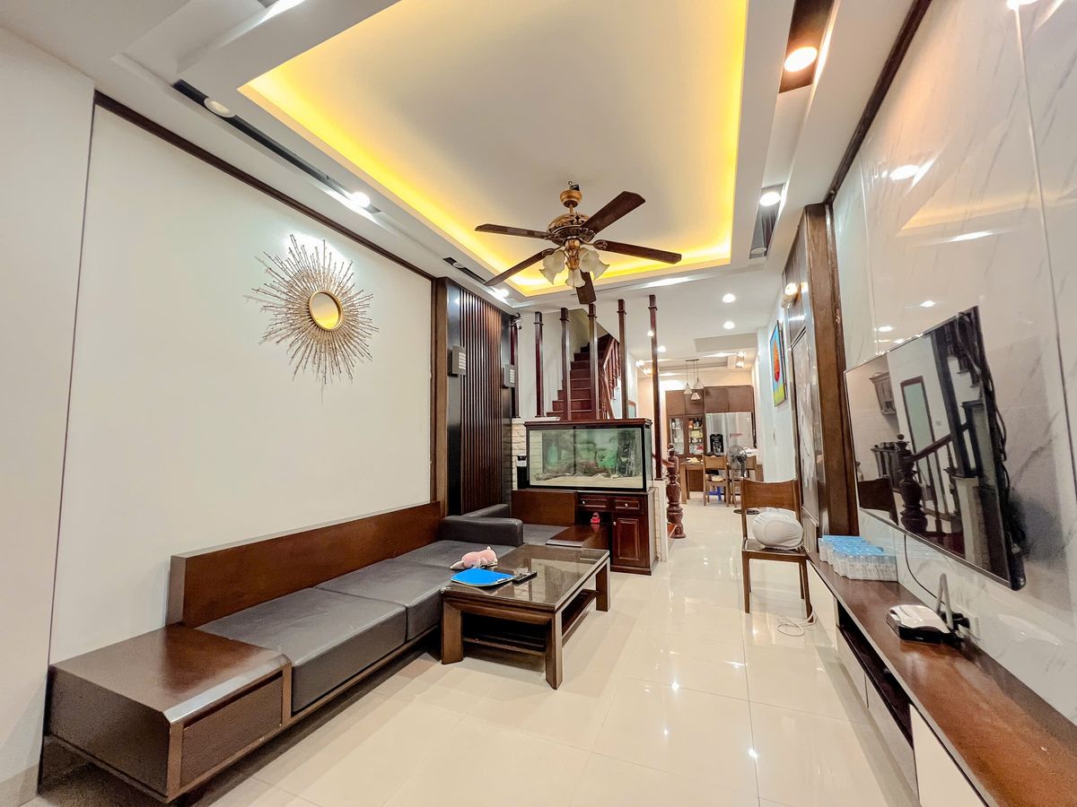 Diện tích rộng- Giá tốt- Hàng hiếm Đống Đa- Dân xây chắc chắn- Ở sướng