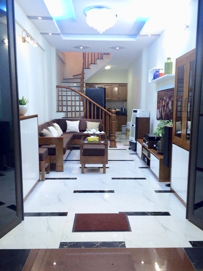 Nhà đẹp dân xây chắc chắn- Oto đỗ cửa-10' tới Hồ Gươm