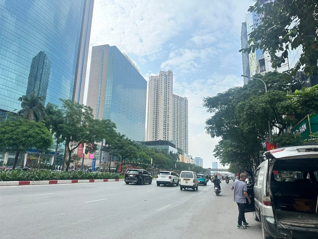 Trần Duy Hưng- Thang máy- Tầm tiền không có căn thứ 2- View cây xanh cực kỳ thoáng đãng