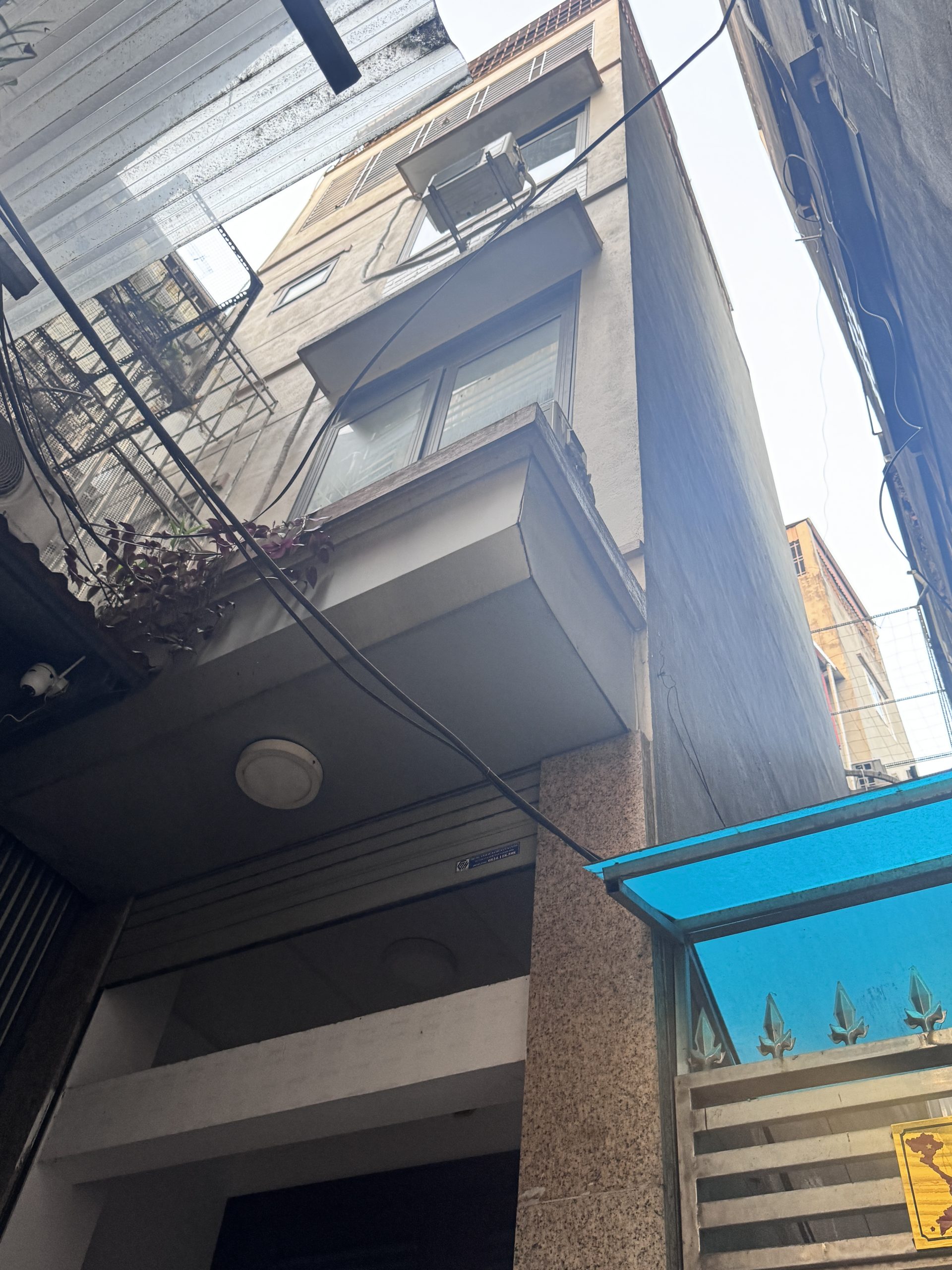 BÁN NHÀ DÂN XÂY 4 TẦNG PHỐ THÁI THỊNH - 53M - MẶT TIỀN 4M - 3 BƯỚC CHÂN RA PHỐ - GIÁ 12 TỶ LIÊN HỆ 0966093333