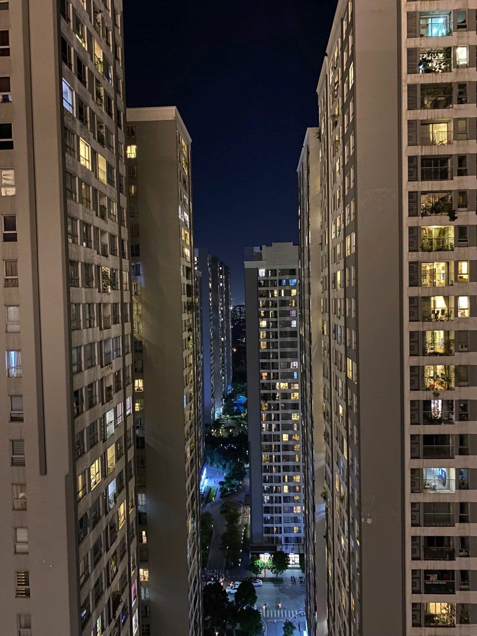 Tôi cần bán căn hộ studio toà g1 chung cư Sunshine Garden Dương Văn Bé full nội thất view Time City