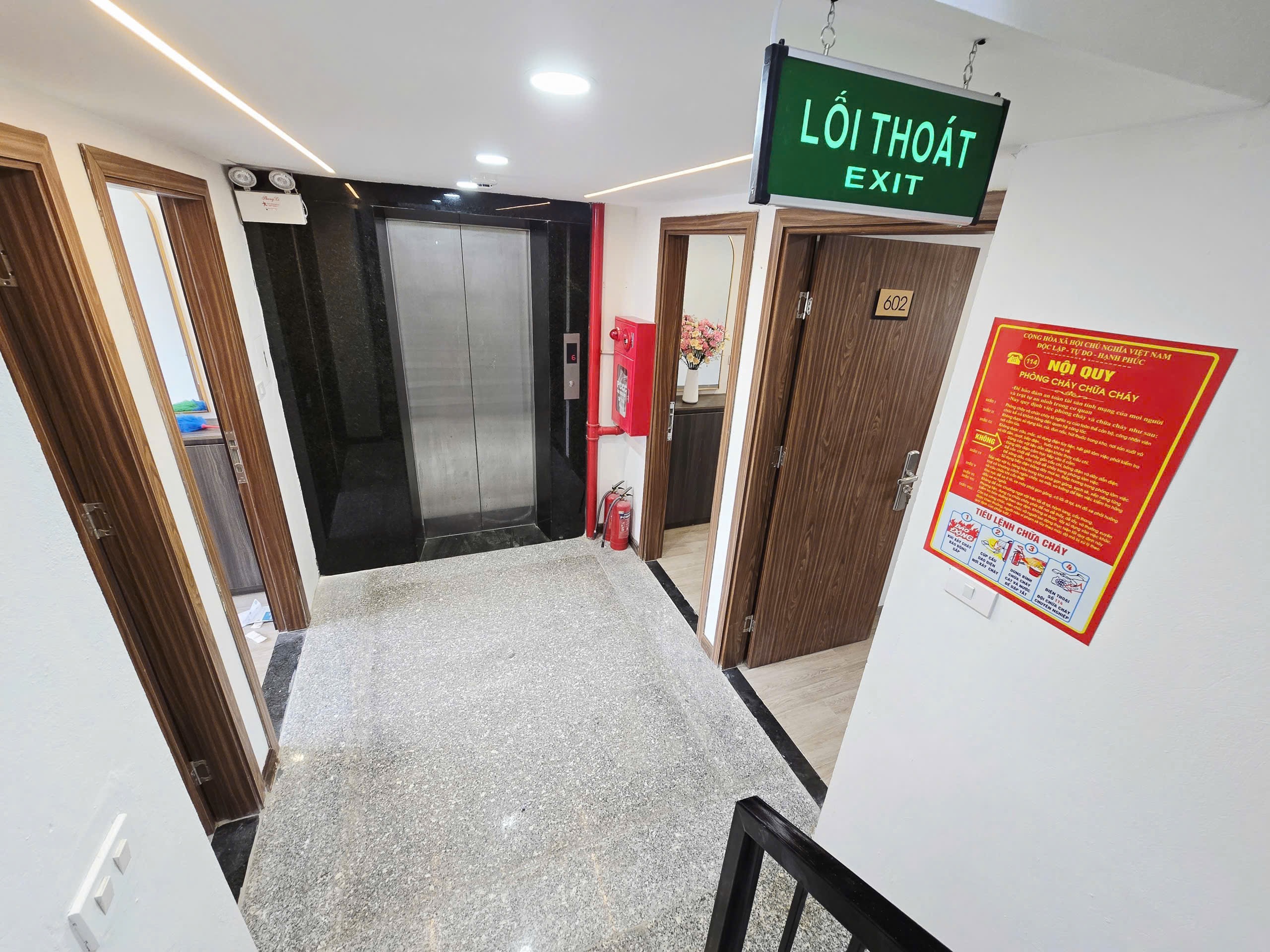 TÒA CCMN MỚI KÍNH KOONG - TIÊU CHUẨN NHƯ KHÁCH SẠN 4SAO - 21 PHÒNG NỘI THẤT CAO CÂP - GIÁP MP LÊ VĂN LƯƠNG - MẶT TIỀN MIÊN MAN - 2 THOÁNG -1 MẶT VIEW PHỐ